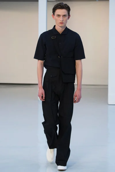 Look 24